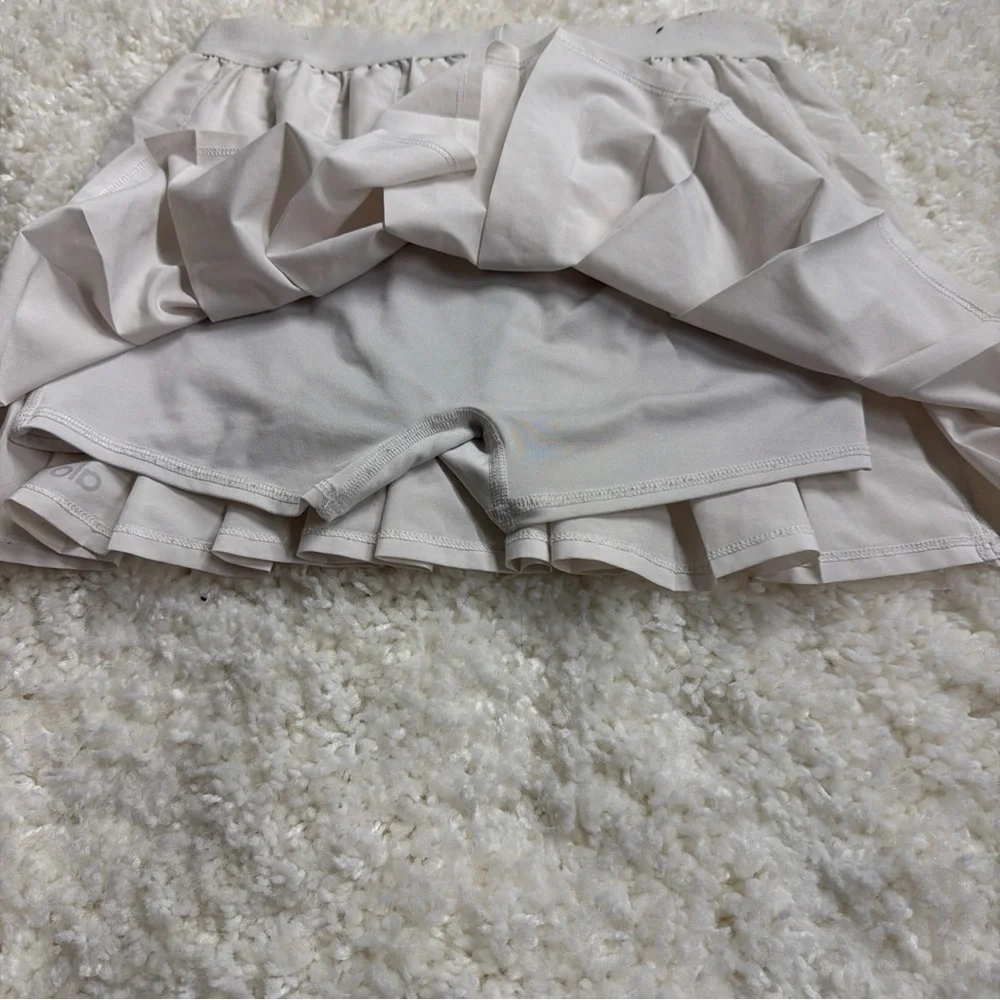 ALO Yoga Women's Light white Pleated Mini Skirt